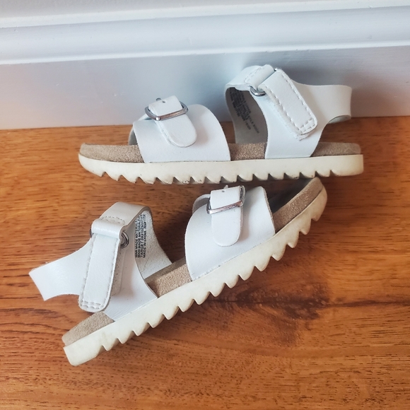 Cat And Jack Toddler 6 Sandals - Picture 2 of 5